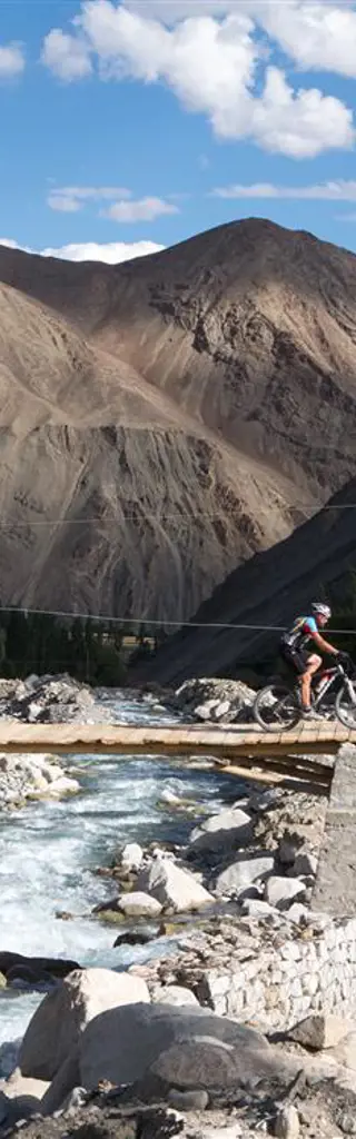 Mountainbikereise im goldenen Herbst durch Ladakh – Nordindien